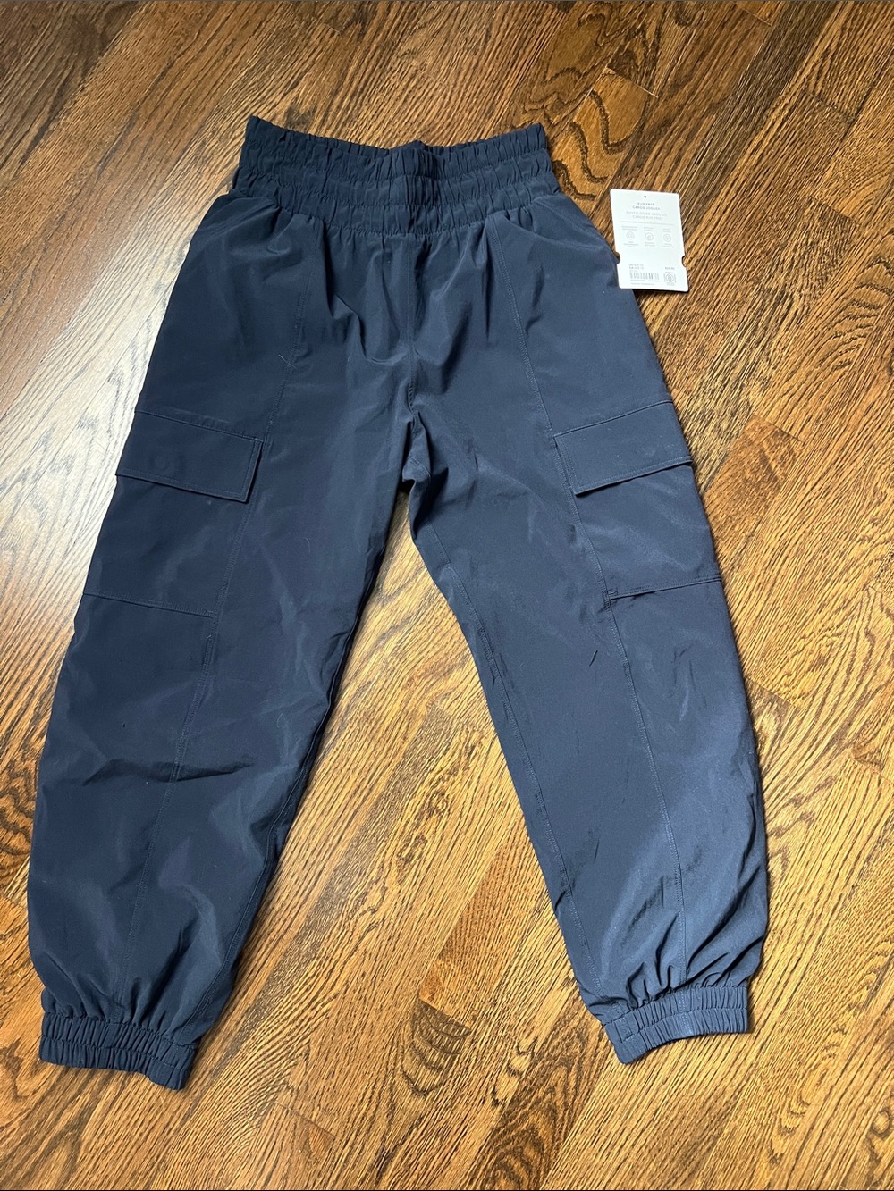 Athleta girl run free cargo jogger - M